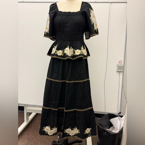 Jennifer & Grace Dresses & Skirts - Jennifer & Grace Black Embroidered Women's Skirt Set - Medium